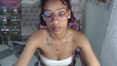 violeth_b online show from January 9, 2025, 3:44 pm