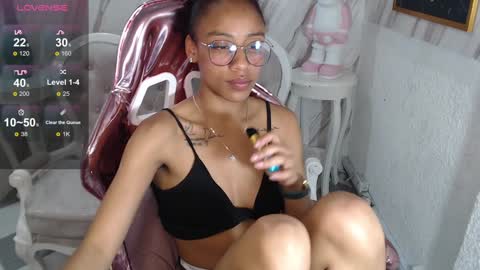 violeth_b online show from January 10, 2025, 6:38 pm