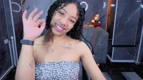 Snapshot of violeth_b chatting on April 24, 2026, 1:13 pm violeth_b online show from April 24, 2026, 1:13 pm