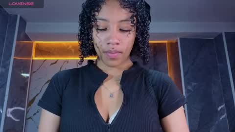 Snapshot of violeth_b chatting on May 13, 2026, 1:30 pm violeth_b online show from May 13, 2026, 1:30 pm