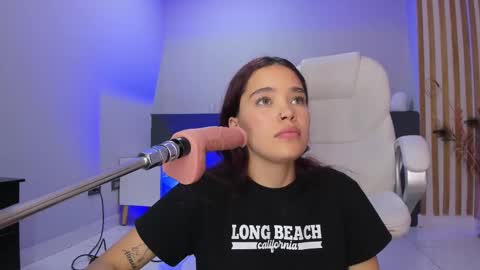 Violeth Hill online show from March 6, 2025, 8:48 pm