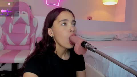 Violeth Hill online show from March 11, 2025, 8:09 pm