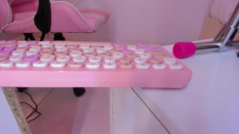 Violeth Hill online show from November 9, 2025, 7:12 pm