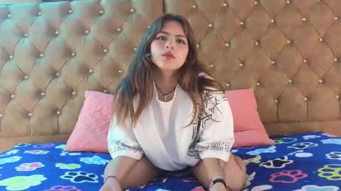 violetha 19  online show from September 19, 2025, 3:08 am