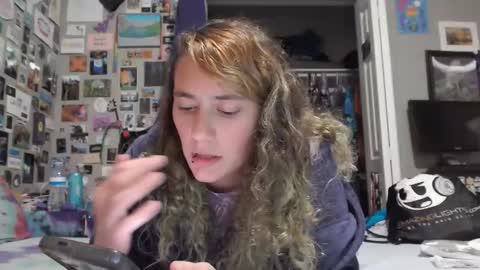 Violet Hooper online show from May 6, 2026, 5:29 pm