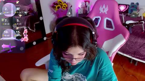   online show from September 27, 2025, 7:41 pm