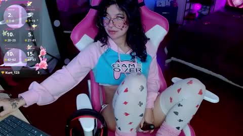   online show from October 17, 2025, 8:00 pm