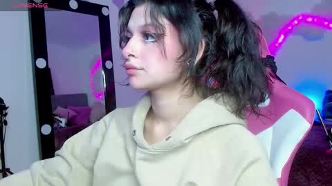   online show from October 23, 2025, 8:18 pm