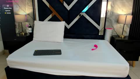 Violet Rose online show from October 26, 2025, 7:31 pm