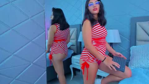 Violet Rousse online show from February 13, 2026, 6:15 pm