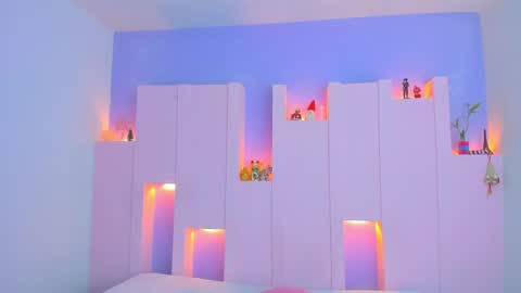 violetsmith online show from December 20, 2024, 2:08 am