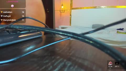 violetsmith online show from February 1, 2025, 7:05 am