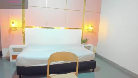 violetsmith online show from February 2, 2025, 3:21 am