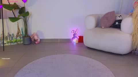 violetssweet online show from October 22, 2025, 1:28 am