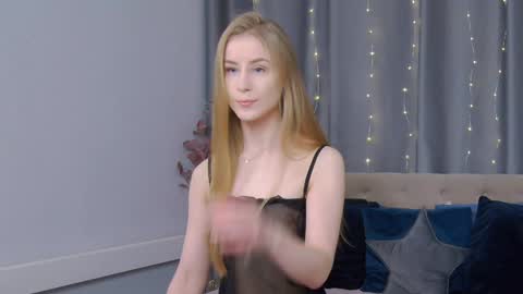 Snapshot of violetswone chatting on January 7, 2025, 5:22 am VioletSwone online show from January 7, 2025, 5:22 am