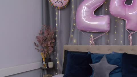 Snapshot of violetswone chatting on January 17, 2025, 5:42 am VioletSwone online show from January 17, 2025, 5:42 am