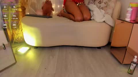 violett23_ online show from October 22, 2025, 4:02 am