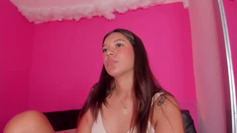 violett_24_ online show from March 6, 2025, 3:35 pm