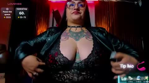violett_8 online show from July 15, 2026, 9:53 pm