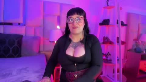 Snapshot of violett__sinclair1 chatting on January 9, 2026, 8:21 pm Violett online show from January 9, 2026, 8:21 pm