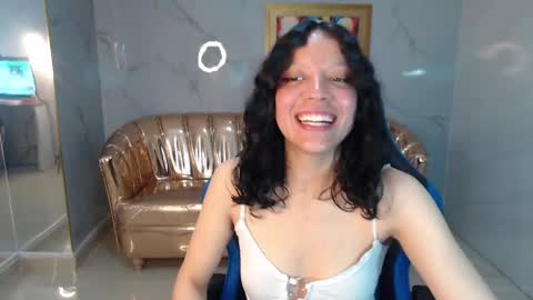 Violett online show from March 10, 2025, 10:45 pm