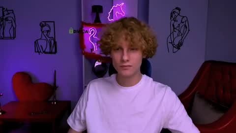 Snapshot of violett_shy chatting on March 11, 2025, 7:04 am violett_shy online show from March 11, 2025, 7:04 am