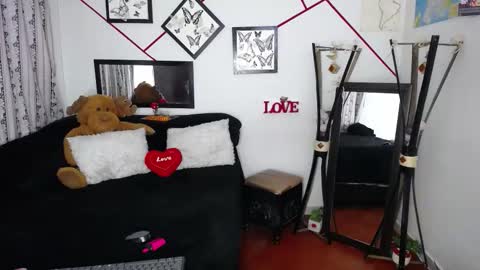 violetta_afrodita online show from October 7, 2025, 12:41 am