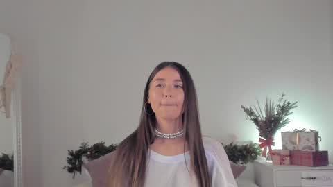 violetta_finch online show from January 9, 2025, 2:18 pm