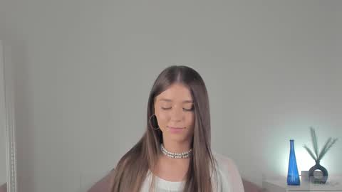 violetta_finch online show from February 14, 2025, 4:20 pm