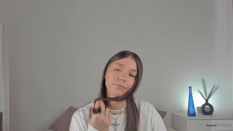 violetta_finch online show from February 19, 2025, 1:17 pm