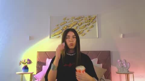 violetta_finch online show from August 5, 2026, 10:29 am