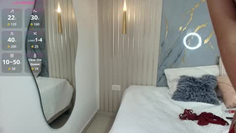 violetta_ross online show from September 12, 2025, 11:10 am