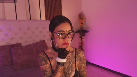 violettaalemida online show from January 14, 2026, 1:17 pm