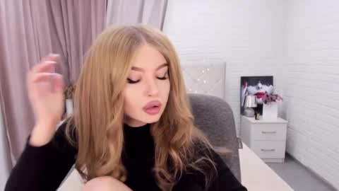 ViolettaOtis online show from December 14, 2024, 2:31 pm