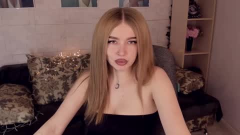 ViolettaOtis online show from December 28, 2024, 11:41 am