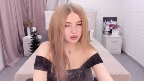 ViolettaOtis online show from January 4, 2025, 11:33 am