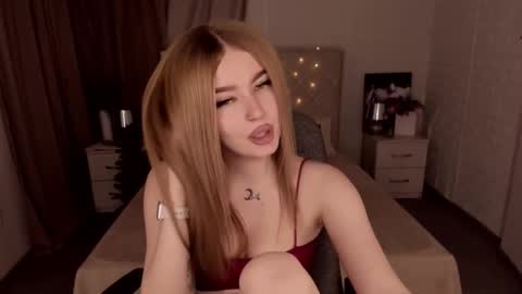 ViolettaOtis online show from January 17, 2025, 2:28 pm