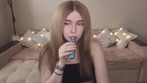 ViolettaOtis online show from October 24, 2025, 10:11 am