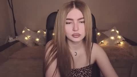 ViolettaOtis online show from January 13, 2026, 1:38 pm