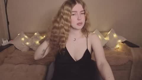 ViolettaOtis online show from February 10, 2026, 2:32 pm