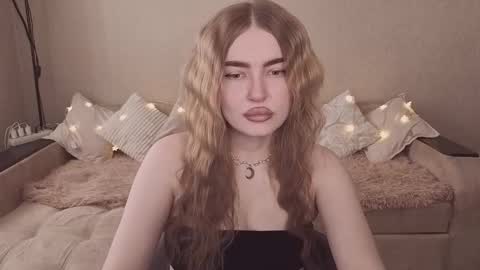 ViolettaOtis online show from March 27, 2026, 12:16 pm