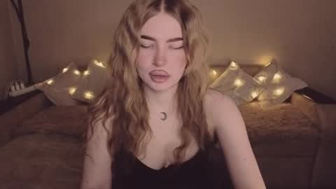 ViolettaOtis online show from March 30, 2026, 4:08 pm