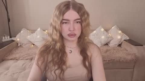 ViolettaOtis online show from April 3, 2026, 11:19 am