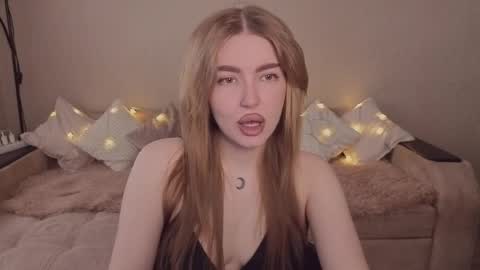 ViolettaOtis online show from April 8, 2026, 12:49 pm