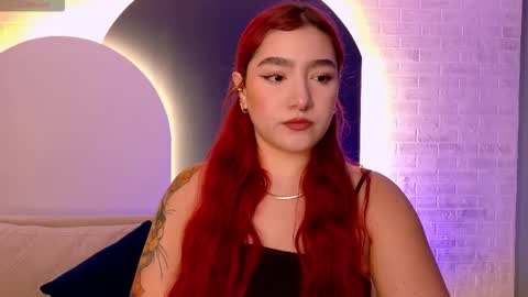 Violett Castel online show from November 9, 2025, 11:19 am