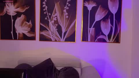 Violett Castel online show from March 3, 2026, 7:20 pm