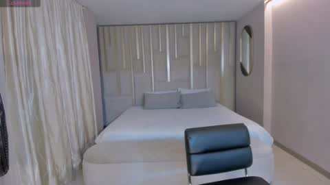 Violett Castel online show from March 24, 2026, 6:57 pm