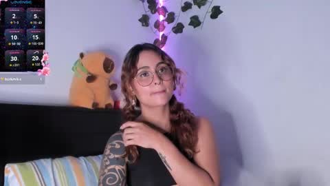 Violette  online show from February 21, 2025, 10:15 pm