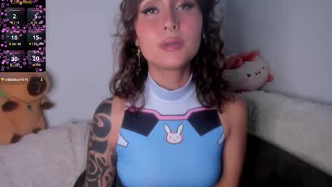 Violette  online show from November 21, 2025, 10:08 pm