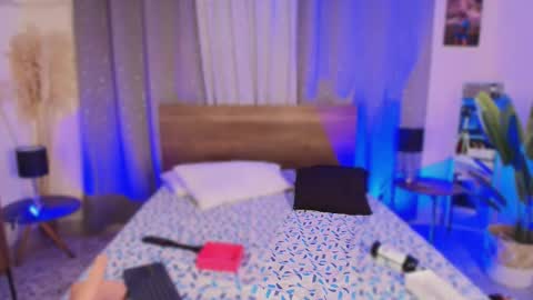 Violett online show from November 18, 2025, 4:28 am